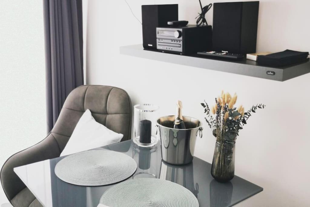 Hh 03 By Rockchair - Superhost Status - Modernes Apartment Mit Sonnigem Balkon & Premium Boxspringbetten In Winterhude - Hamburg Top Geheimtipp 外观 照片